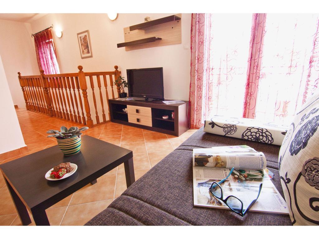 Apartments Cambi Kaštela Zimmer foto
