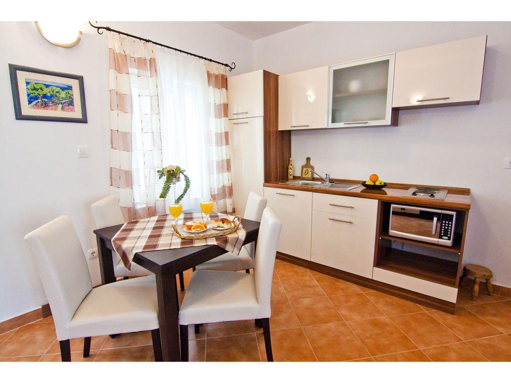 Apartments Cambi Kaštela Zimmer foto