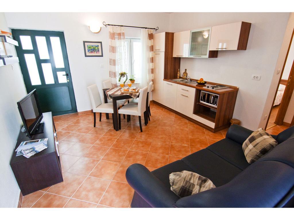 Apartments Cambi Kaštela Zimmer foto