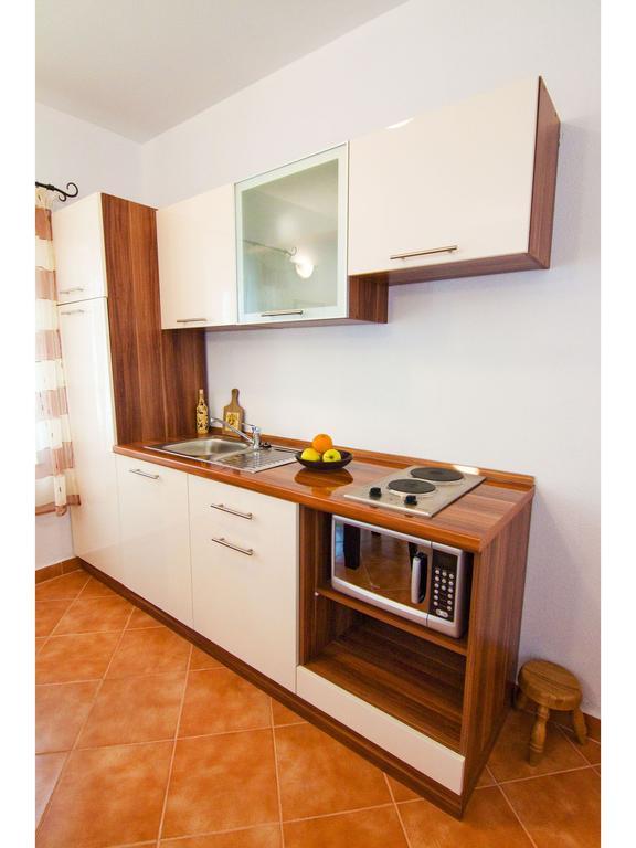 Apartments Cambi Kaštela Zimmer foto